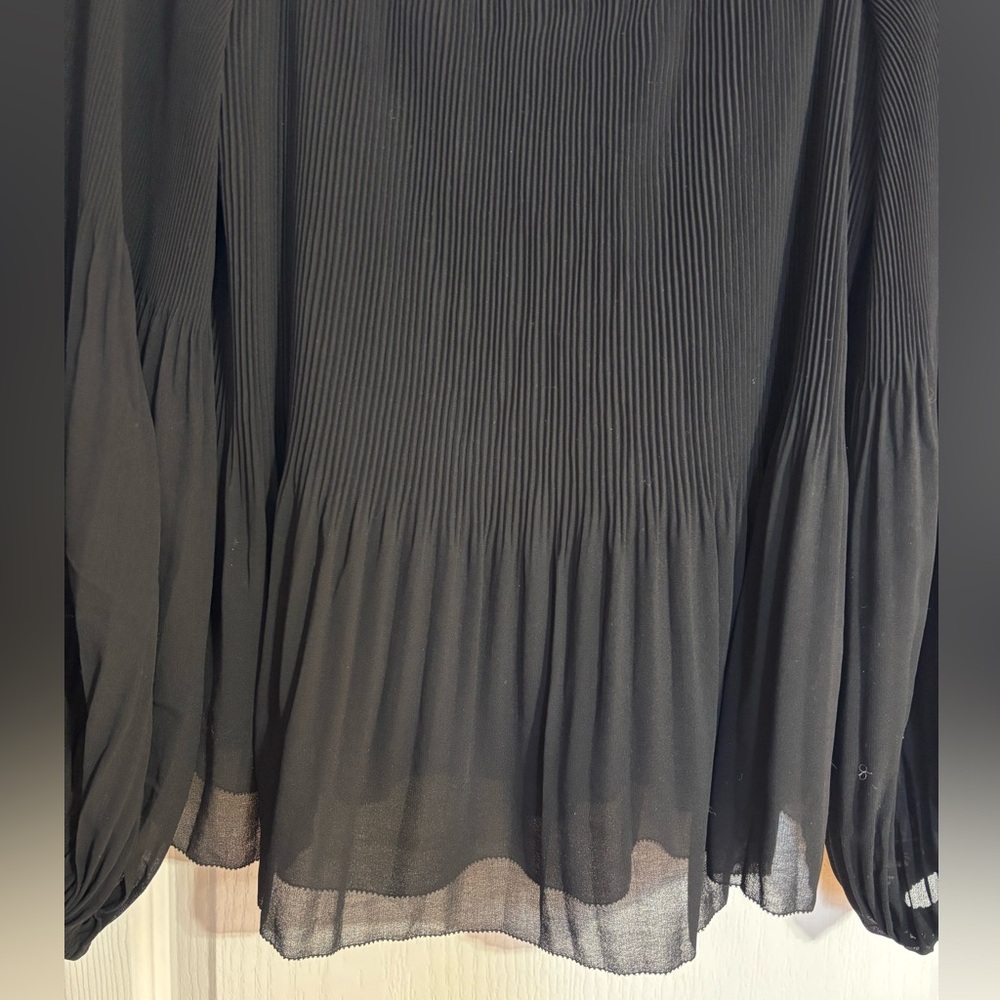 Aritzia Wilfred Talence Pleated Chiffon Off The Shoulder Black Blouse Size Small - Picture 3 of 10